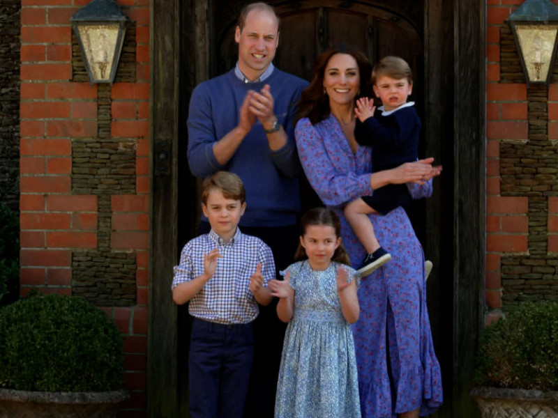 Prinţul William şi Kate Middleton au prezentat felicitarea de Crăciun