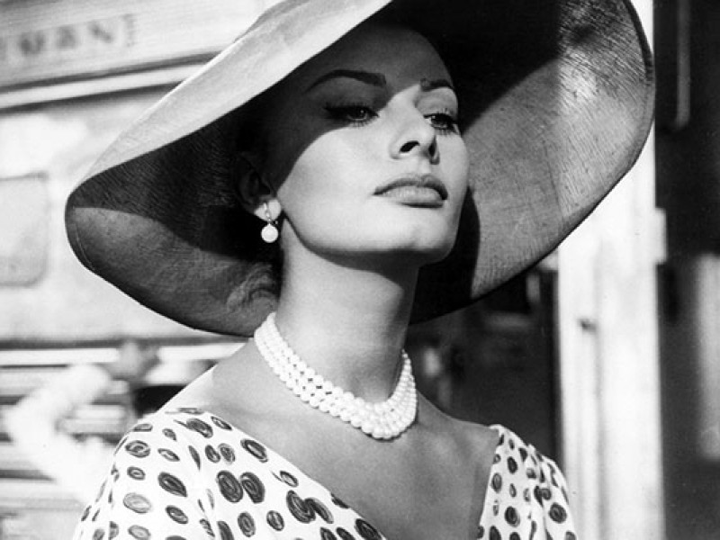 Care este starea actriţei Sophia Loren după ce a căzut şi a fost operată