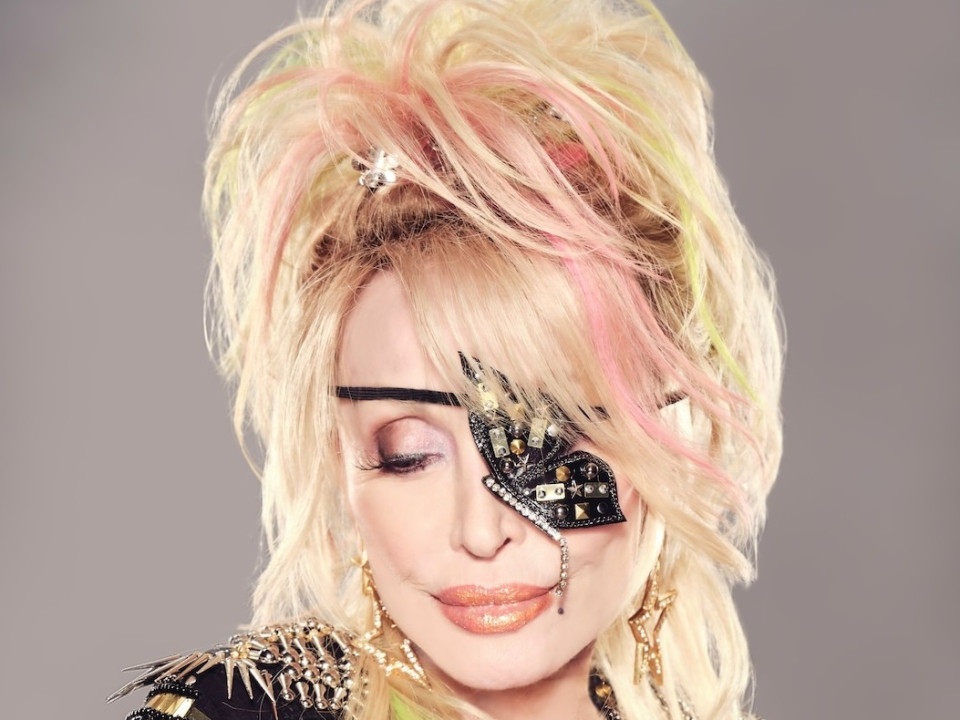 Dolly Parton - Pe primul loc în Statele Unite cu noul album, “Rockstar”