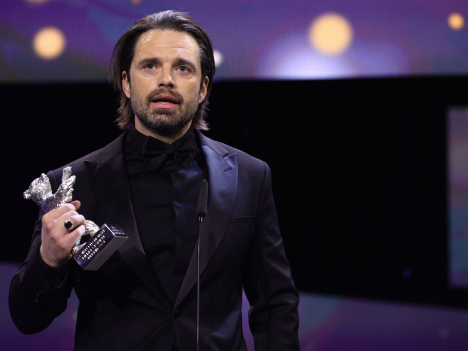 Sebastian Stan a câştigat Ursul de Argint la Berlin - “Pentru un băieţel din România, acest lucru înseamnă foarte mult”
