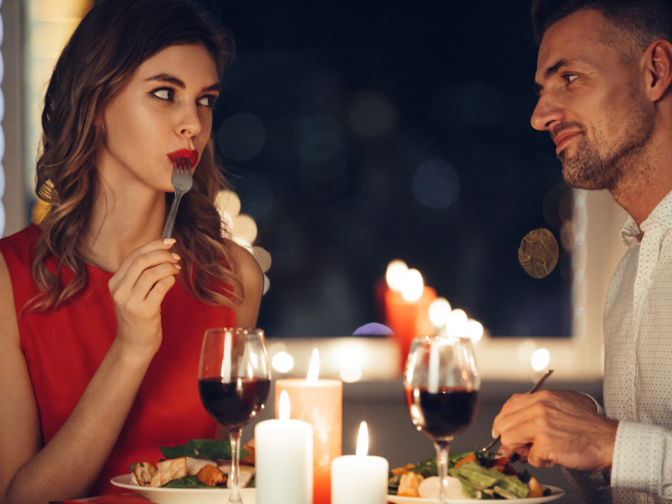 Aplicațiile de dating: paradoxul prea multor opțiuni