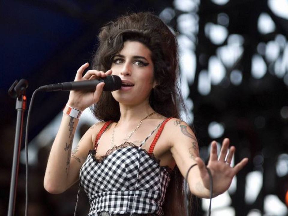 Cele mai mari hit-uri ale lui Amy Winehouse